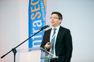 mini-4b4f0647x – small