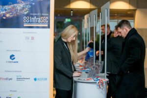 mini-4b4f0627x-small