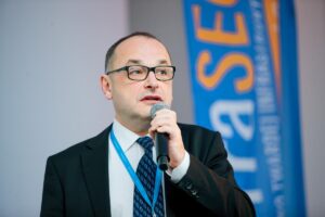 mini-4b4f0739x-small