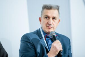 mini-4b4f0935x-small