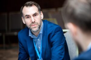 mini-4b4f9198x-small